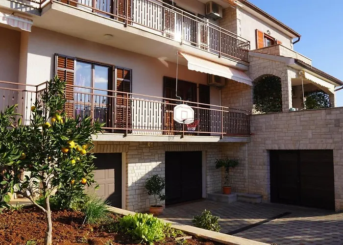 Luciana & Helena Apartment