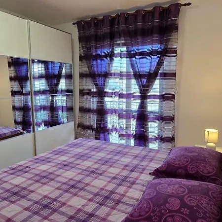 Luciana & Helena Apartament Pula